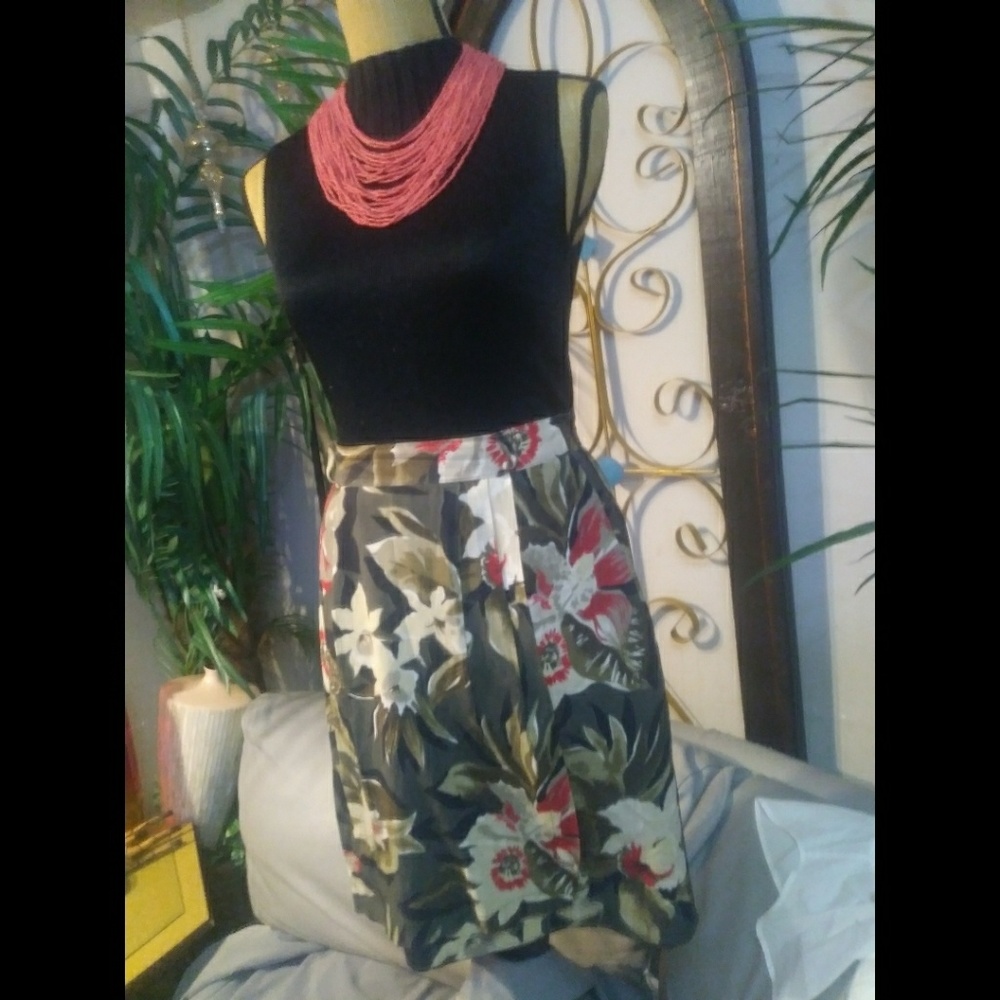Tropical Jones New York Skirt Size 4
